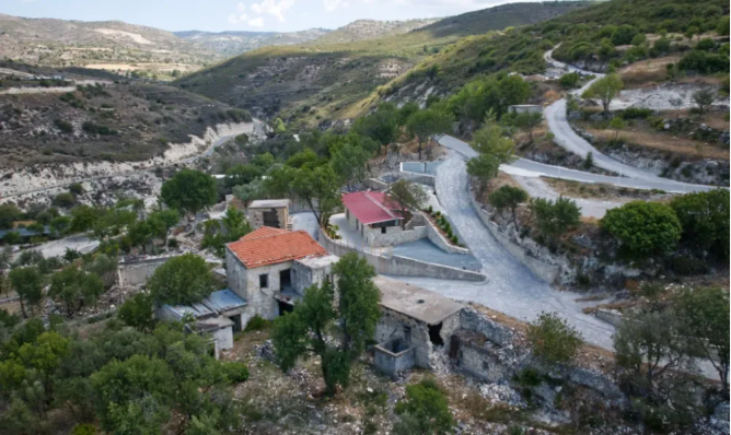 Limasol’un Terk Edilmiş Köyü Trozena İsrailli Yatırımcı Tarafından Satın Alındı