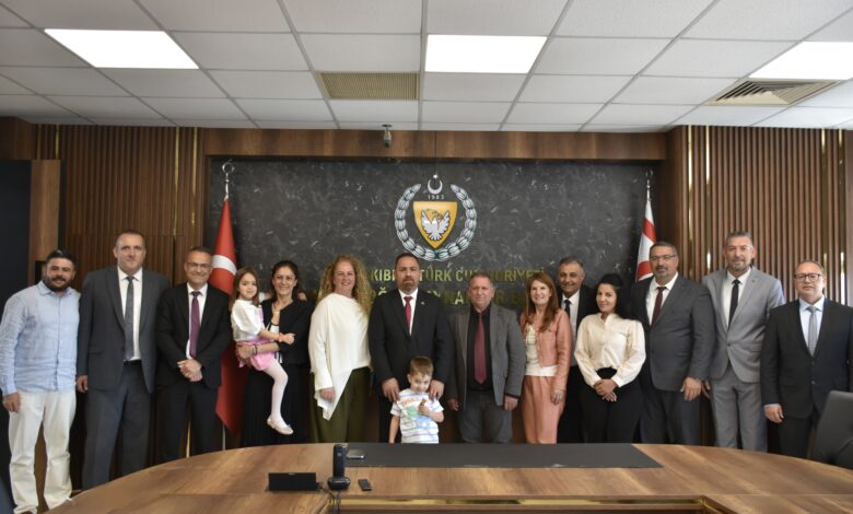 Tarım ve Doğal Kaynaklar Bakanı Hüseyin Çavuş, Bakanlık Personelinin Bayramını Kutladı
