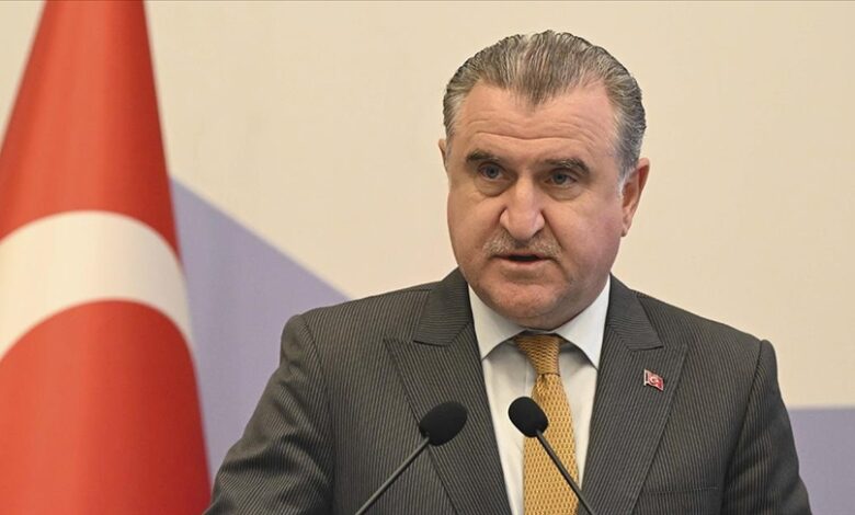 Türkiye Spor Bakanı Osman Aşkın Bak'tan CONIFA Şampiyonu KKTC Milli Takımı'na Tebrik
