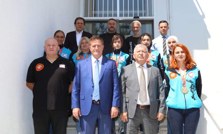 Bakan Arıklı: Başarılı sporcularımız ülkemizin pırlantalarıdır