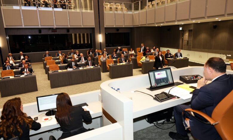 Cumhuriyet Meclisi'nde 'seçim tarihi' ve 'icraat' tartışması
