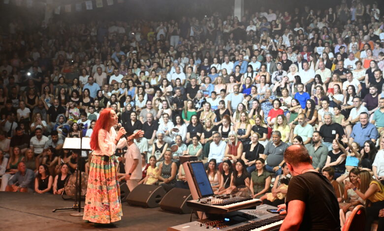 48. Güzelyurt Portakal Festivali’nde Leman Sam Sahne Aldı