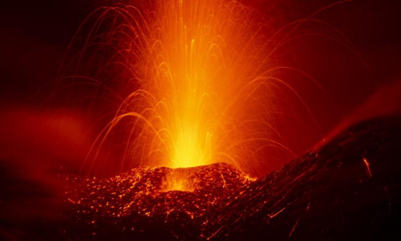 Etna Yanardağı'ndaki volkanik hareketlilik uçuşları durdurdu: Katanya Havalimanı kapatıldı