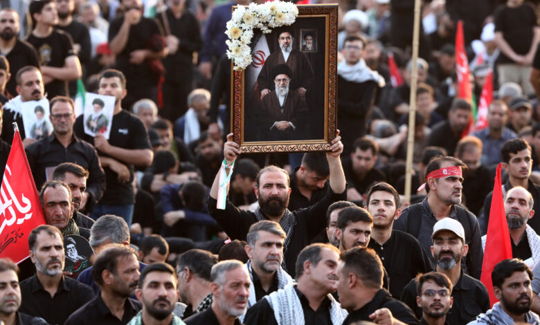 Eski İran Lideri Hamaney İçin Kum Kentinde Cenaze Töreni Yapıldı