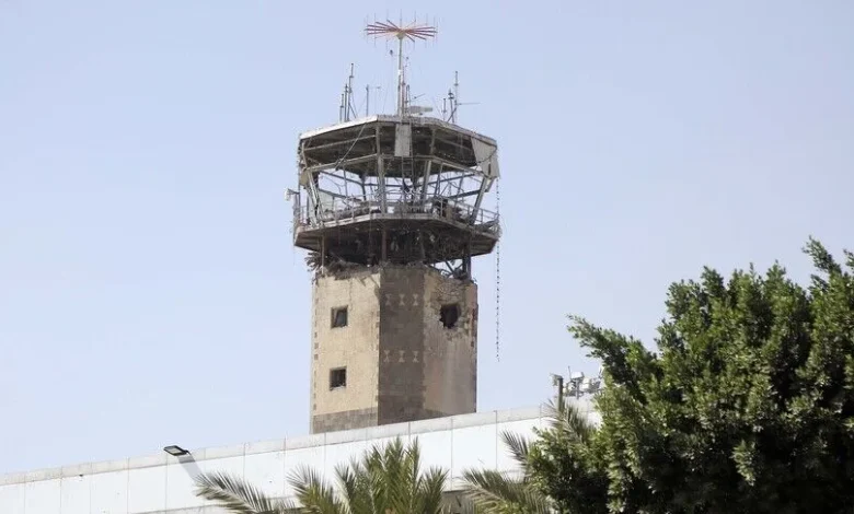 Yemen'de Gerilim Tırmanıyor: Husiler, Suudi Arabistan'ın Sana Havalimanı'nı Vurduğunu İddia Etti