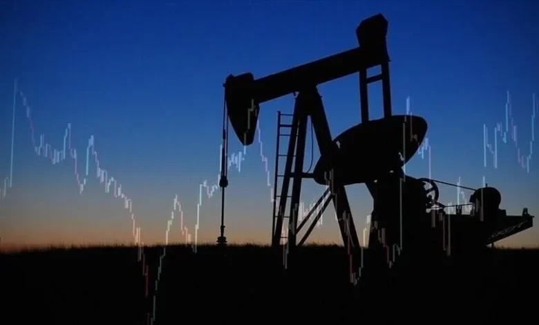 Brent petrolün varil fiyatı uluslararası piyasalarda geriledi