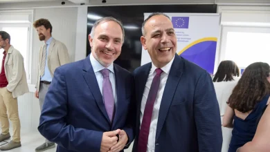 Ltb başkanı harmancı'nın ünvanının elam baskısıyla değiştirilmesi üzerine lefkoşa rum belediyesi başkanı da forumdan çekildi