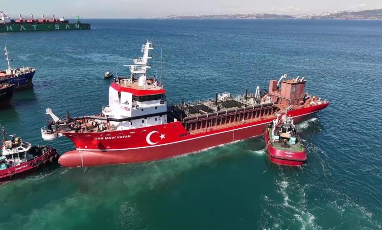 Türkiye'nin ilk yerli ve milli tarama gemisi "UAB Mavi Vatan" suya indirildi