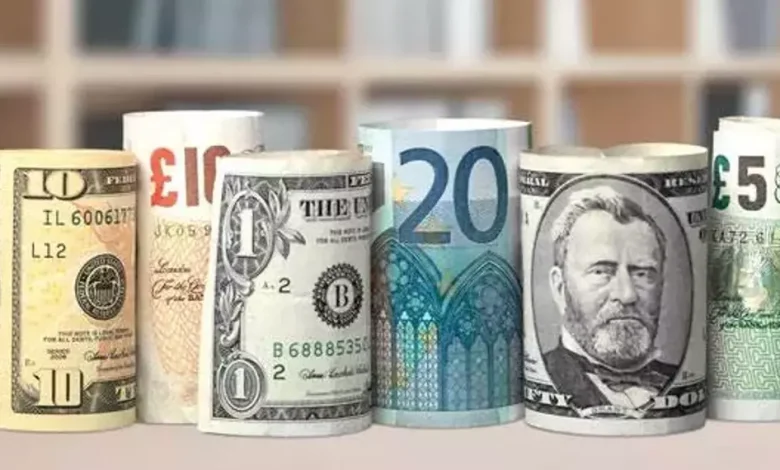 Dolar 49,15 TL, sterlin 65,10 TL, euro 55,95 TL'den işlem görüyor
