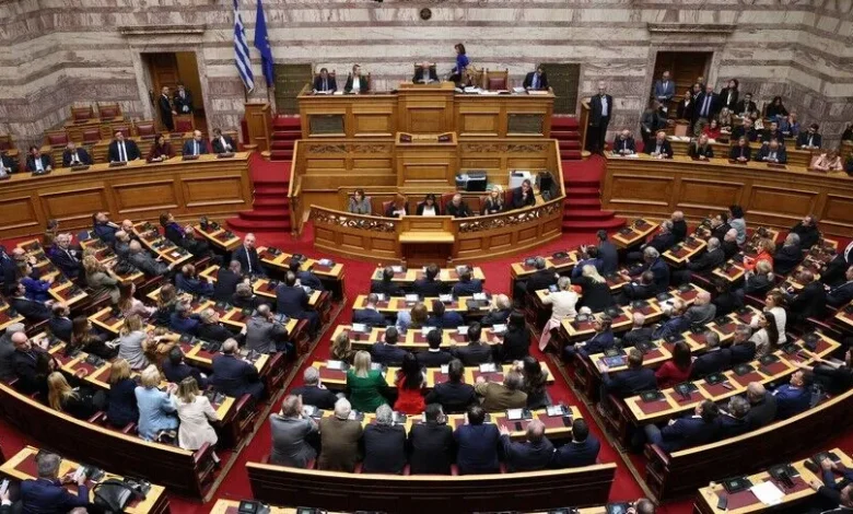 Yunanistan'da PASOK'tan hükümete silahlanma programlarında şeffaflık çağrısı