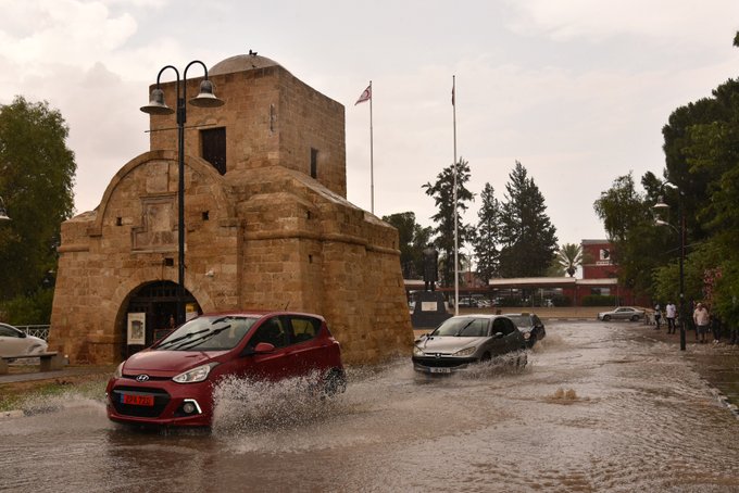 METEOROLOJİ'DEN YAĞMUR VE KUVVETLİ RÜZGAR UYARISI