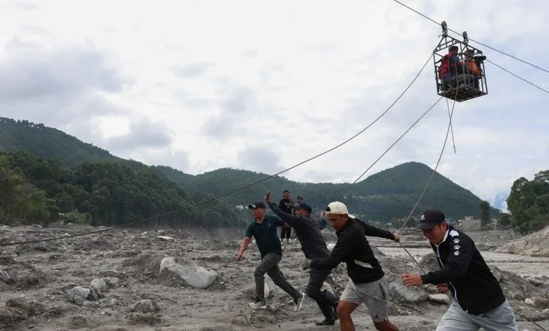 NEPAL'DE SEL FELAKETİNDE KAYBOLAN BİNLERCE KİŞİ İÇİN ARAMA KURTARMA ÇALIŞMALARI SONLANDIRILACAK