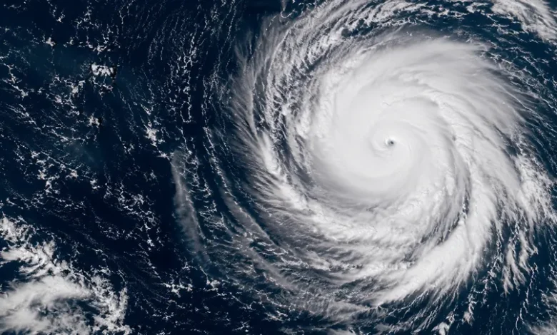 ISAİAS KASIRGASI ABD'NİN GÜNEY VE GÜNEYDOĞU KIYILARINA ULAŞTI: 726 BİNDEN FAZLA KİŞİ ELEKTRİKSİZ KALDI