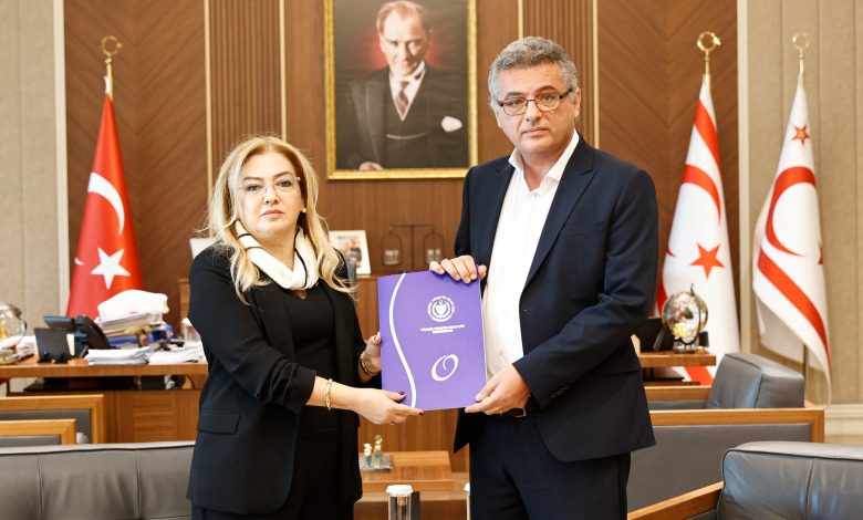 OMBUDSMAN İLKAN VAROL, 41'İNCİ DÖNEM RAPORUNU CUMHURBAŞKANI ERHÜRMAN'A SUNDU