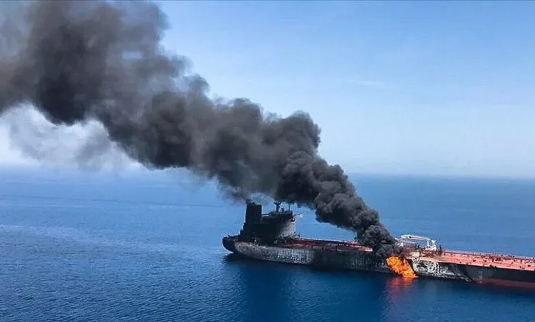 BASRA KÖRFEZİ'NDE PETROL TANKERİNE ROKETLİ SALDIRI DÜZENLENDİ