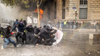 FRANSA'DA SARI YELEKLİLERİN PROTESTOLARINDA 1200 KİŞİ GÖZALTINA ALINDI: 1 KİŞİ HAYATINI KAYBETTİ
