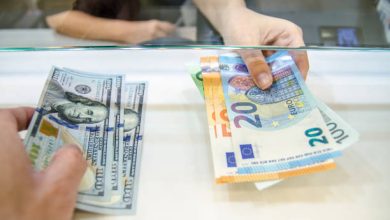 Sterlin 66,60 TL, euro 55,90 TL, dolar 49,80 TL’den işlem görüyor